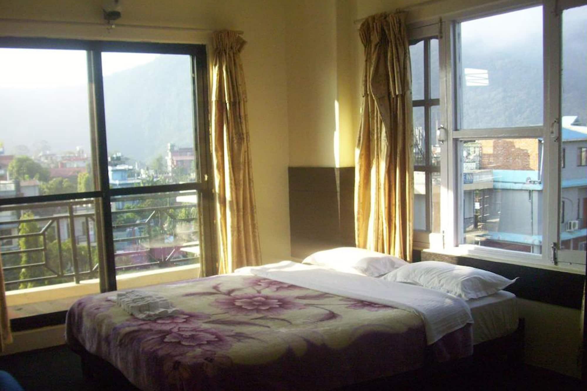 Hotel The Billabong Garden Pokhara Ngoại thất bức ảnh