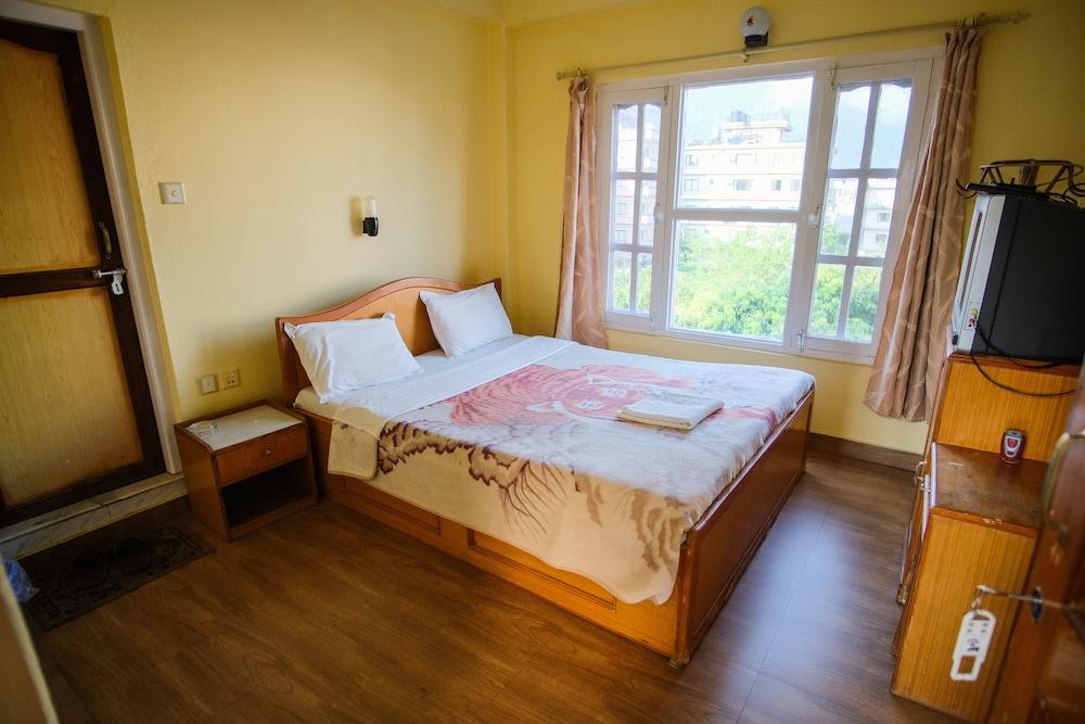 Hotel The Billabong Garden Pokhara Ngoại thất bức ảnh