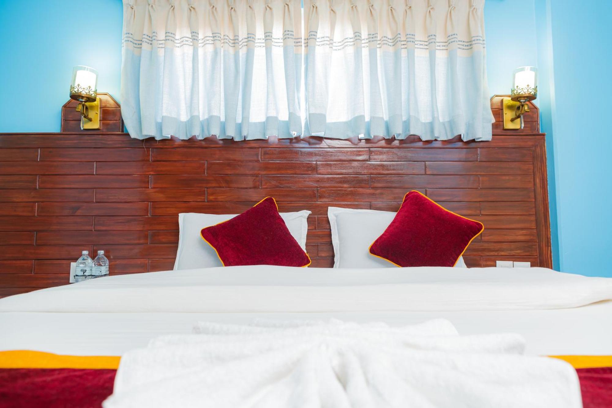 Hotel The Billabong Garden Pokhara Ngoại thất bức ảnh