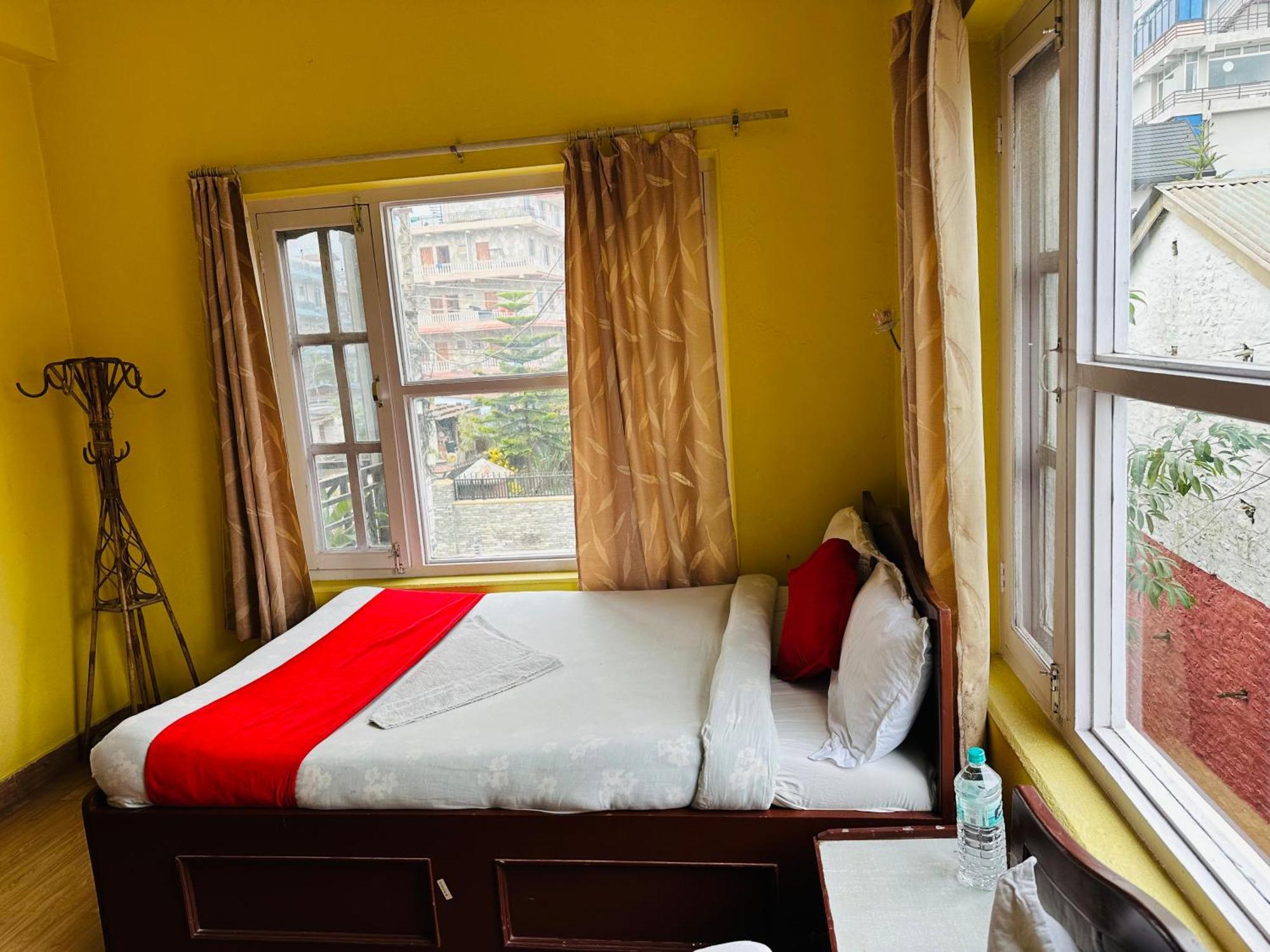 Hotel The Billabong Garden Pokhara Ngoại thất bức ảnh
