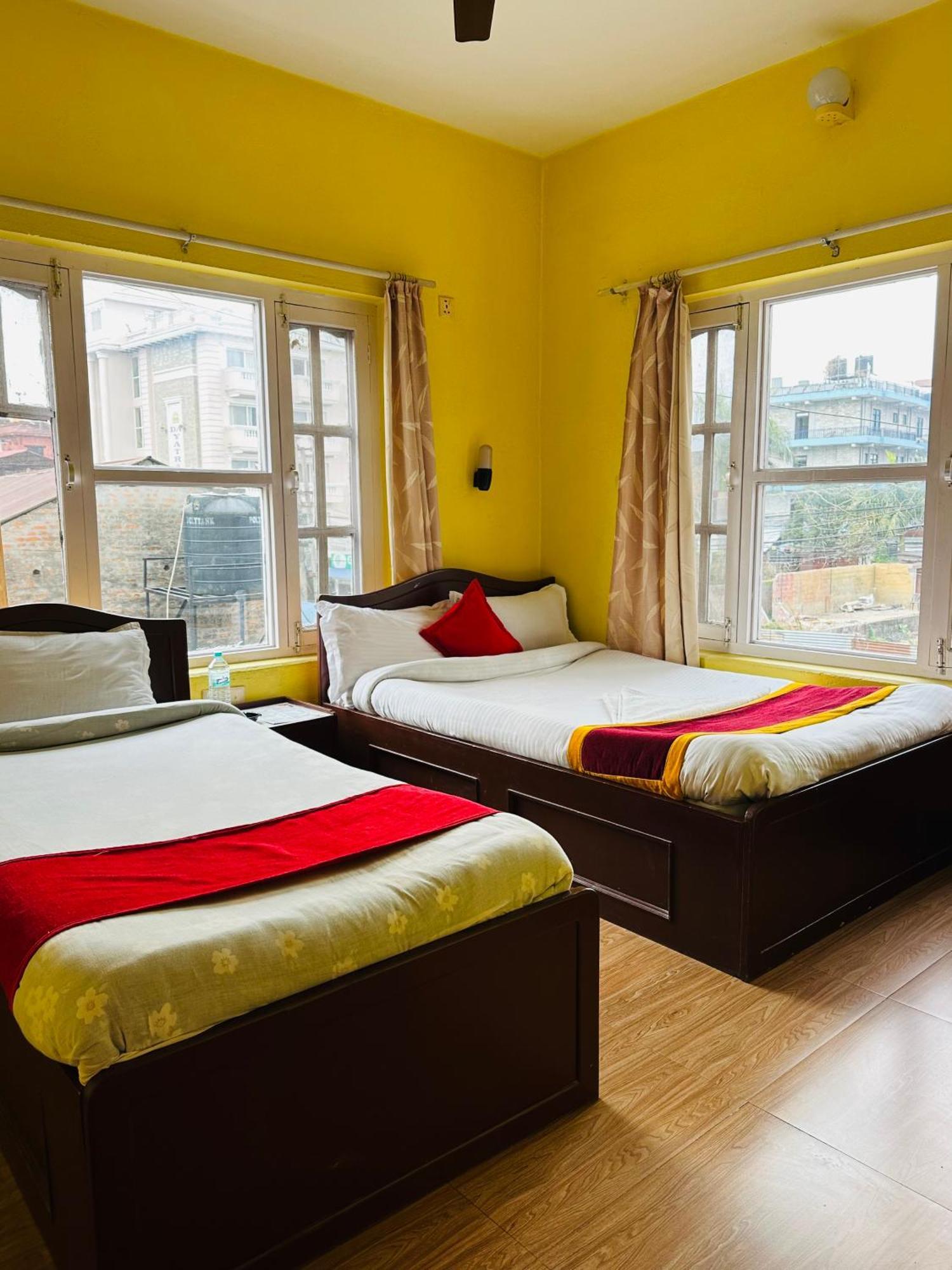Hotel The Billabong Garden Pokhara Ngoại thất bức ảnh