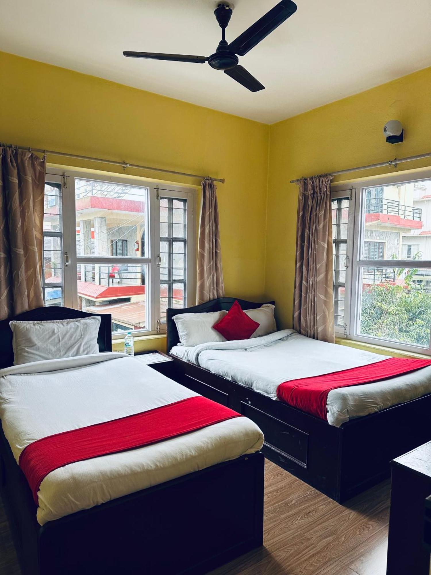 Hotel The Billabong Garden Pokhara Ngoại thất bức ảnh
